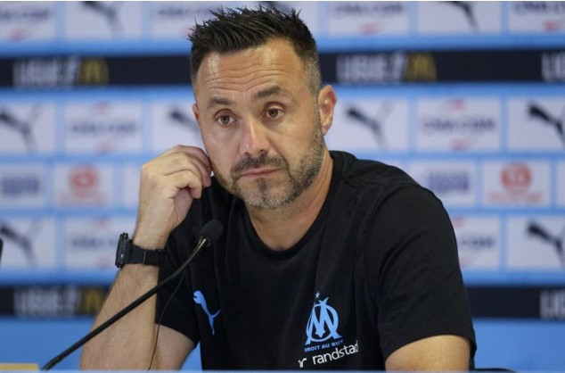 'Марсель' официально подтвердил отставку Де Дзерби с должности главного тренера команды
 