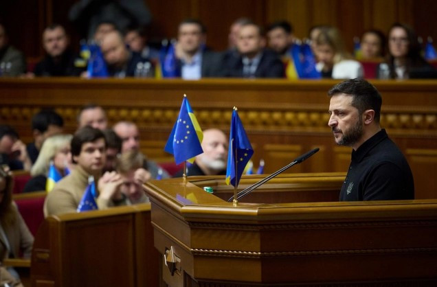 В офисе Зеленского отреагировали на 'инсайд' FT о выборах и референдуме в Украине
 