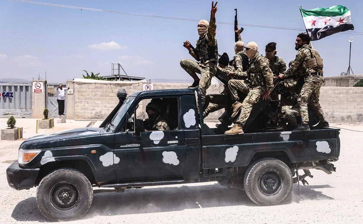 Сирийская армия приняла контроль над военной базой Эт-Танф
 