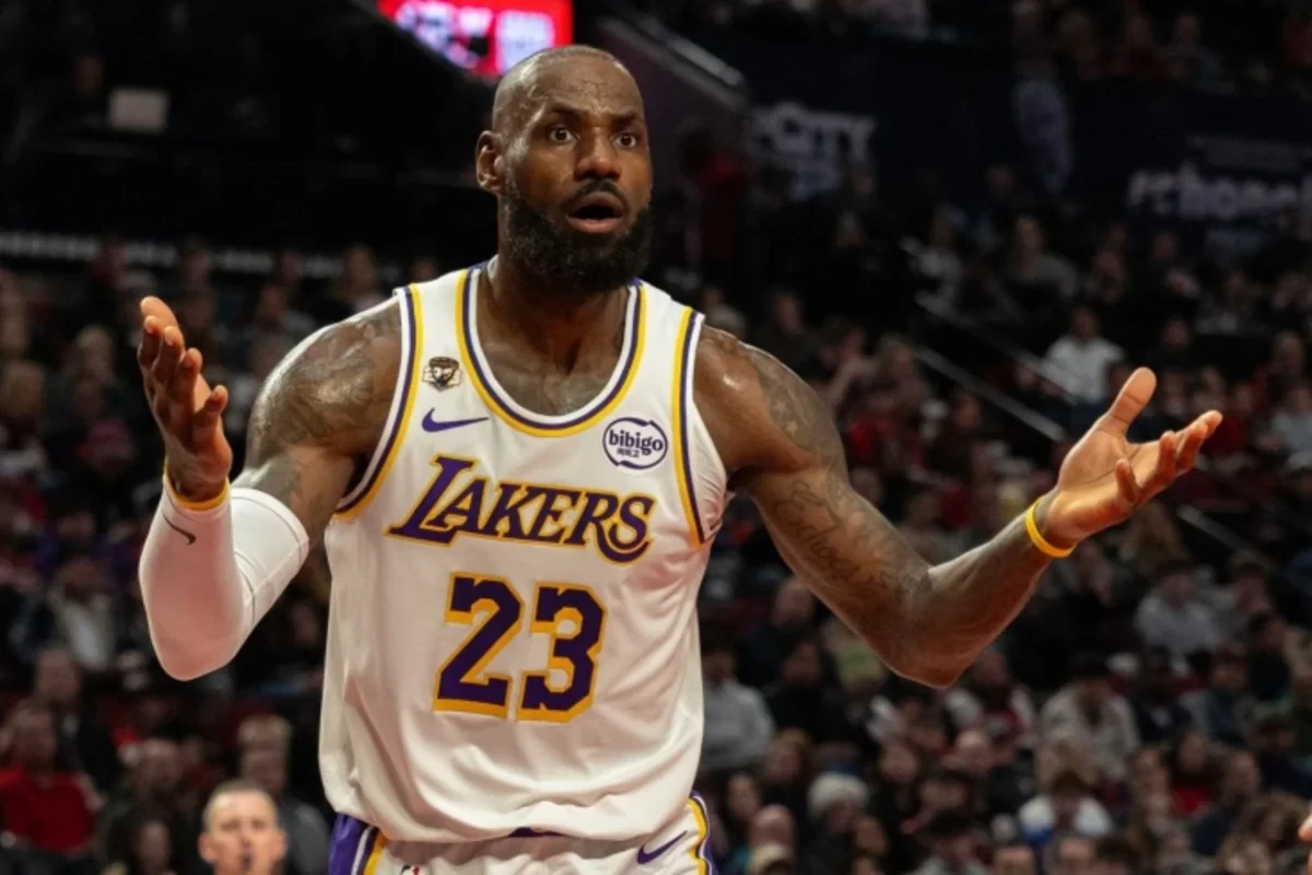 Леброн Джеймс совершил исторический трипл-дабл в 41 год
 