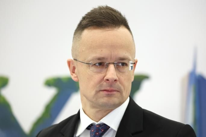 Сийярто обвинил Зеленского в прекращении поставок нефти по трубопроводу 'Дружба'
 