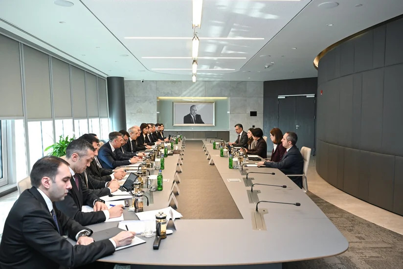 Азербайджан обсудил c МВФ перспективы сотрудничества
 