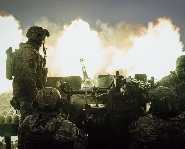 Запад разрушает Украину
 