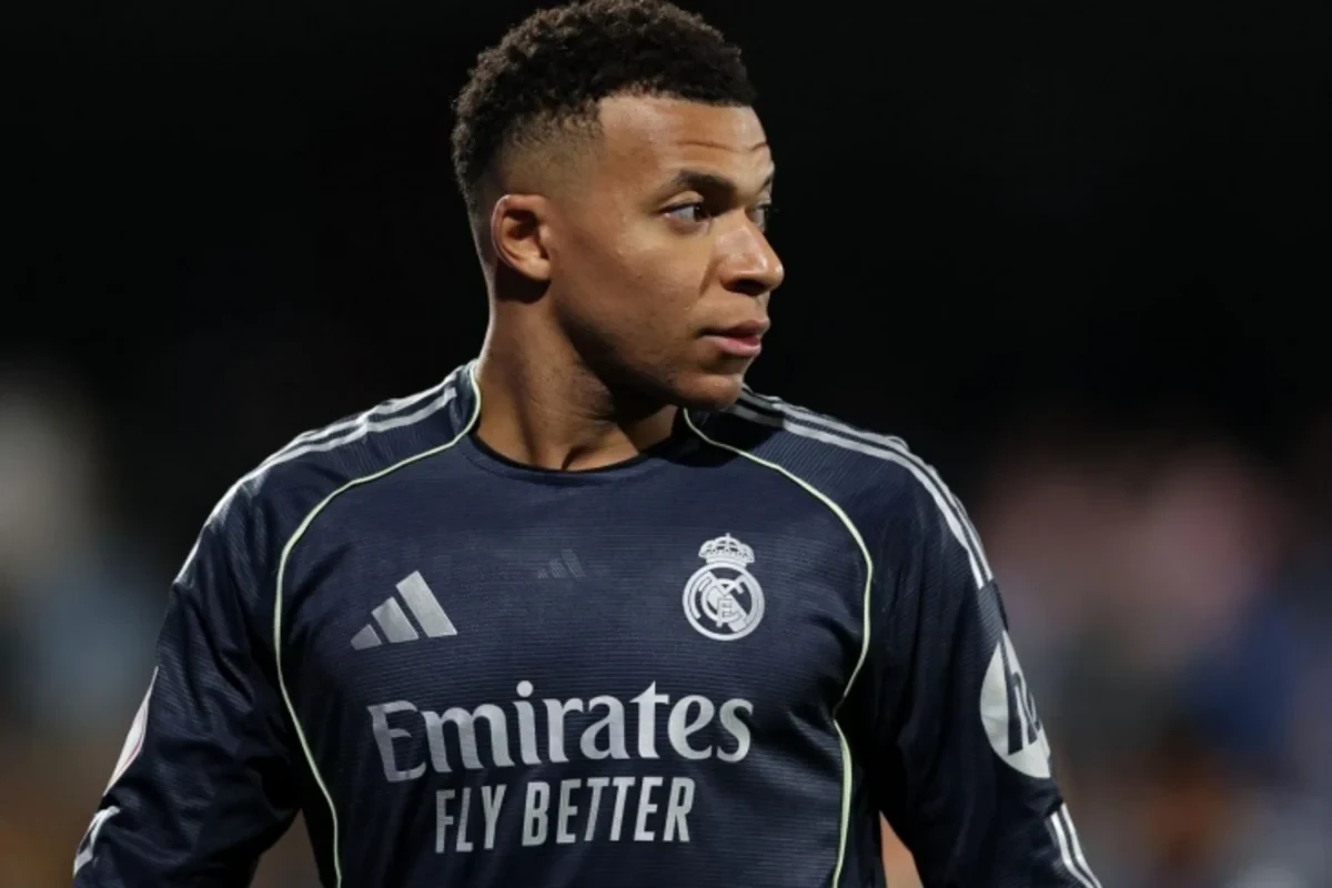 ПСЖ частично погасил долг перед Килианом Мбаппе, но конфликт продолжается
 