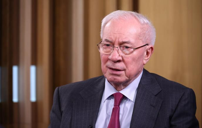 Азаров: мир к лету маловероятен
 