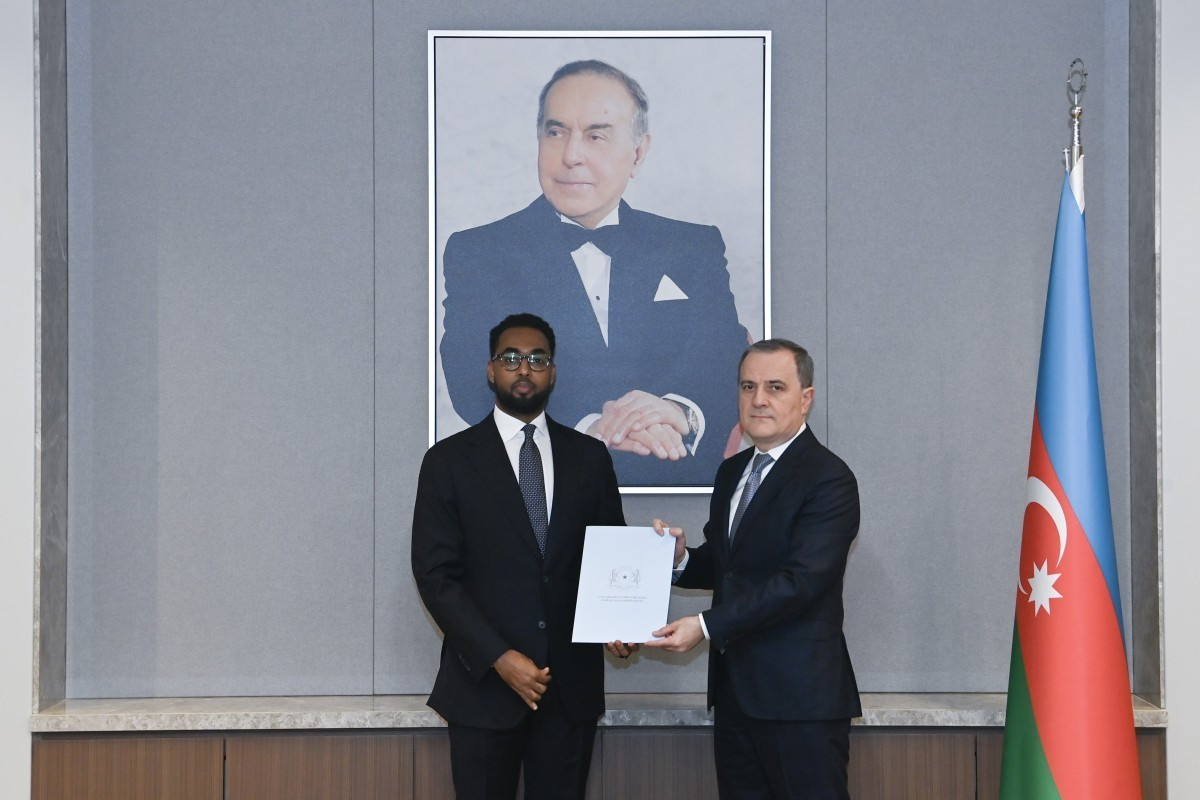 Посол Сомали вручил копии своих верительных грамот главе МИД Азербайджана
 
