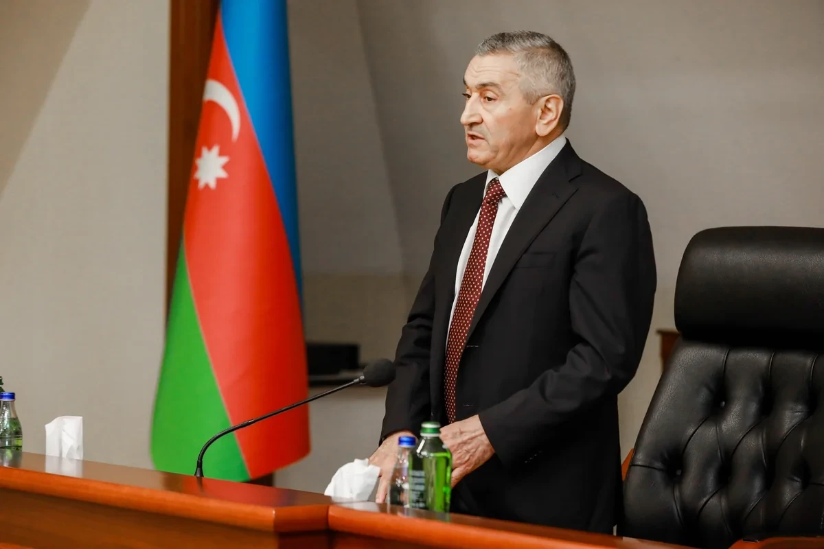 Глава ИВ Сабунчинского района произвёл кадровую рокировку
 