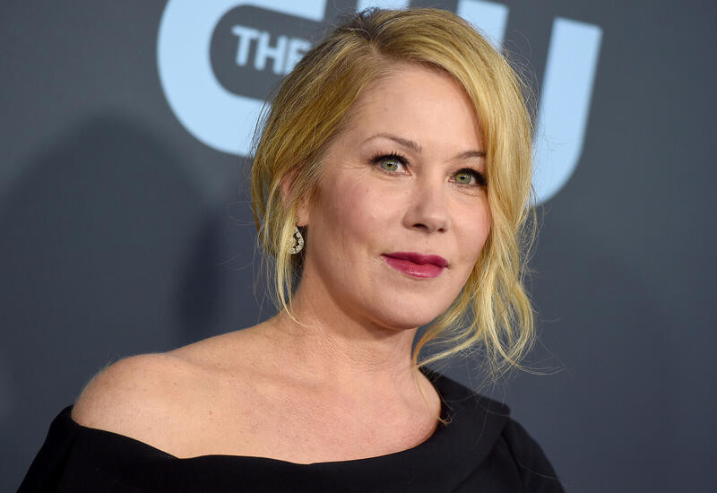 Болезнь приковала Кристину Эпплгейт к кровати
 