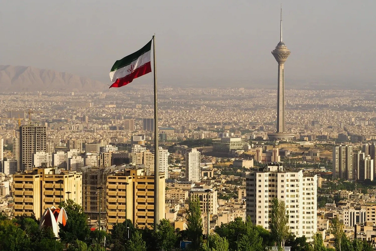 Иран пригрозил применить более мощные ракеты при ударах по базам США
 