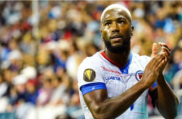 Известный футболист покинул Иран через Азербайджан
 