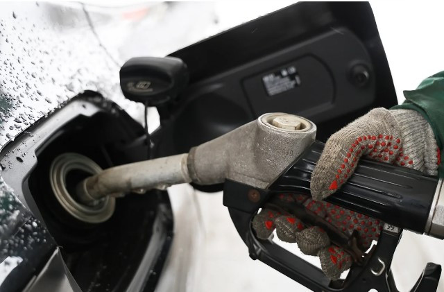 Европейская страна вводит ограничения на цены на бензин и дизтопливо
 