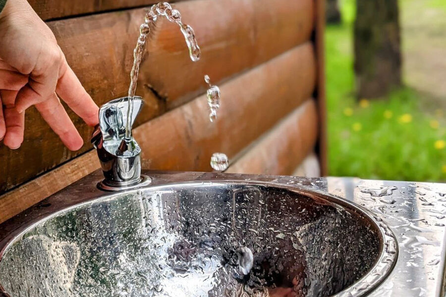 Politico: в воде из питьевых фонтанчиков в зданиях Еврокомиссии нашли свинец
 