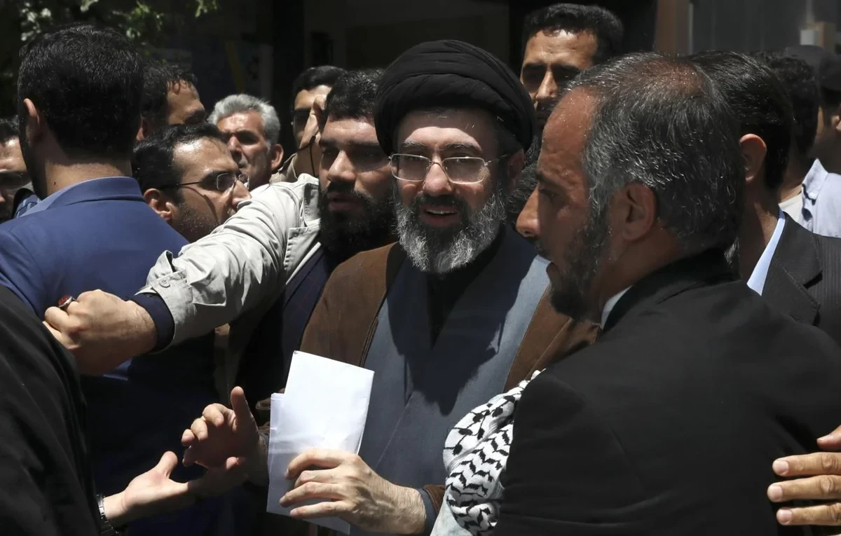 Стало известно, какая случайность спасла жизнь Моджтабе Хаменеи
 