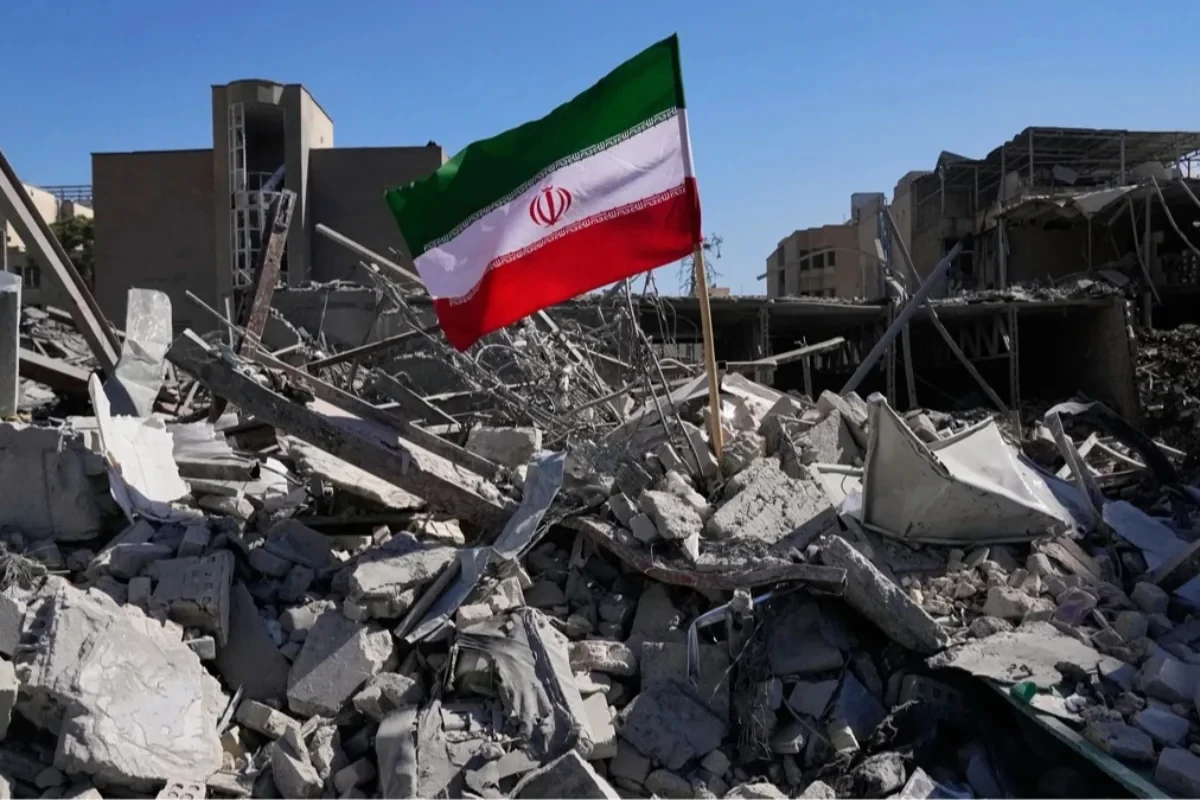 СМИ: Война в Иране лишит работы 100 000 британцев
 