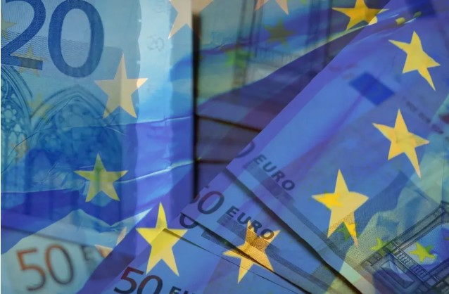 СМИ: Евросоюз согласовал кредит Украине на 90 млрд евро
 