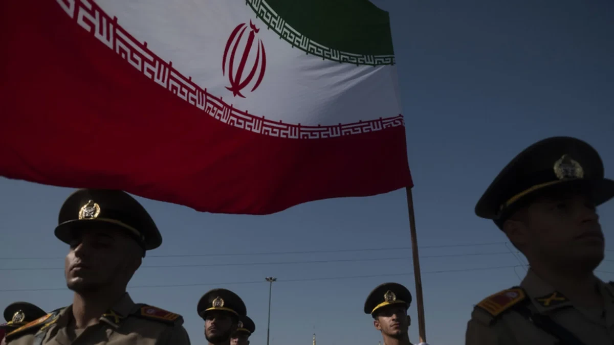 Представитель КСИР обратился к Трампу со словами 'ты уволен'
 