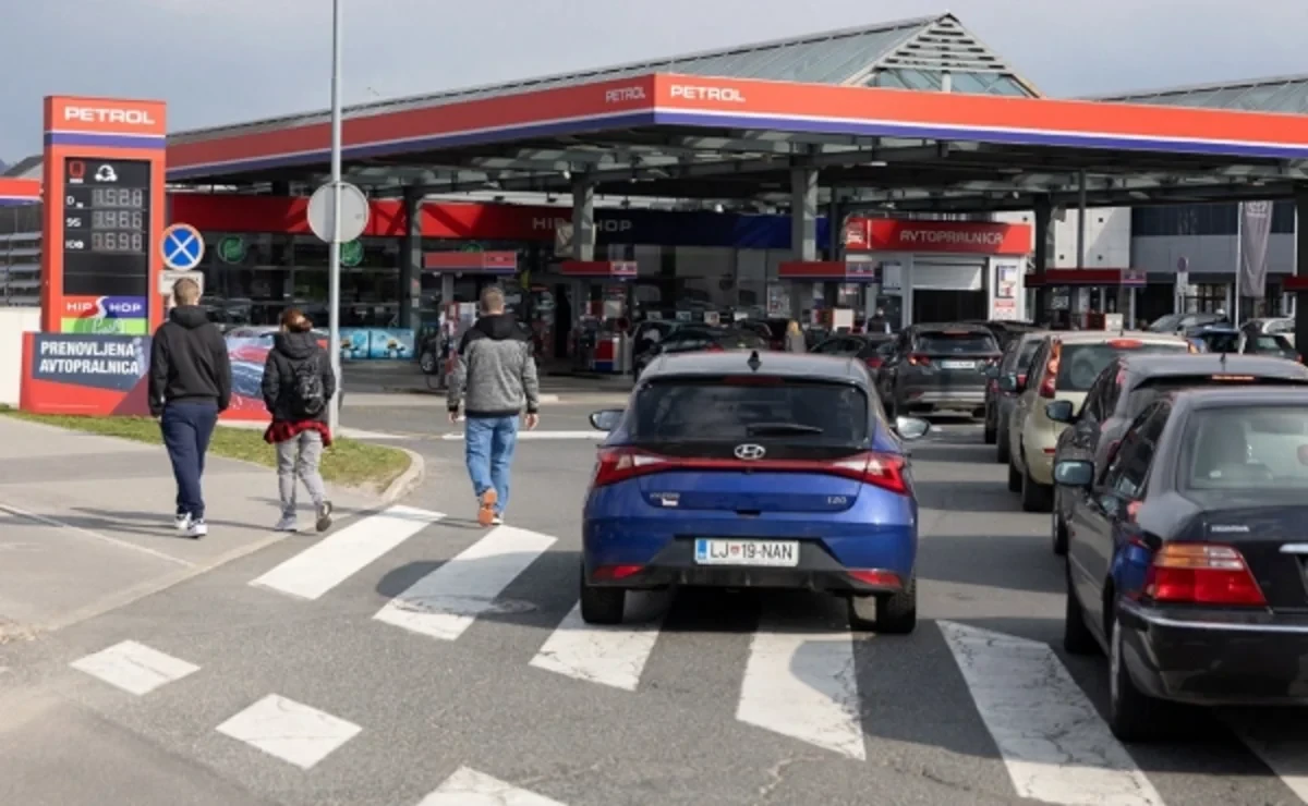 Европейской стране пришлось ограничить продажу бензина на заправках
 