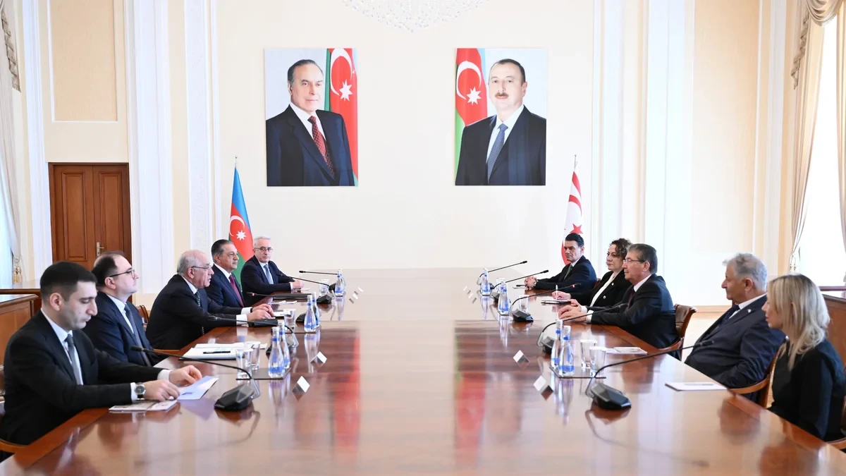 Али Асадов встретился с премьер-министром Турецкой Республики Северного Кипра
 