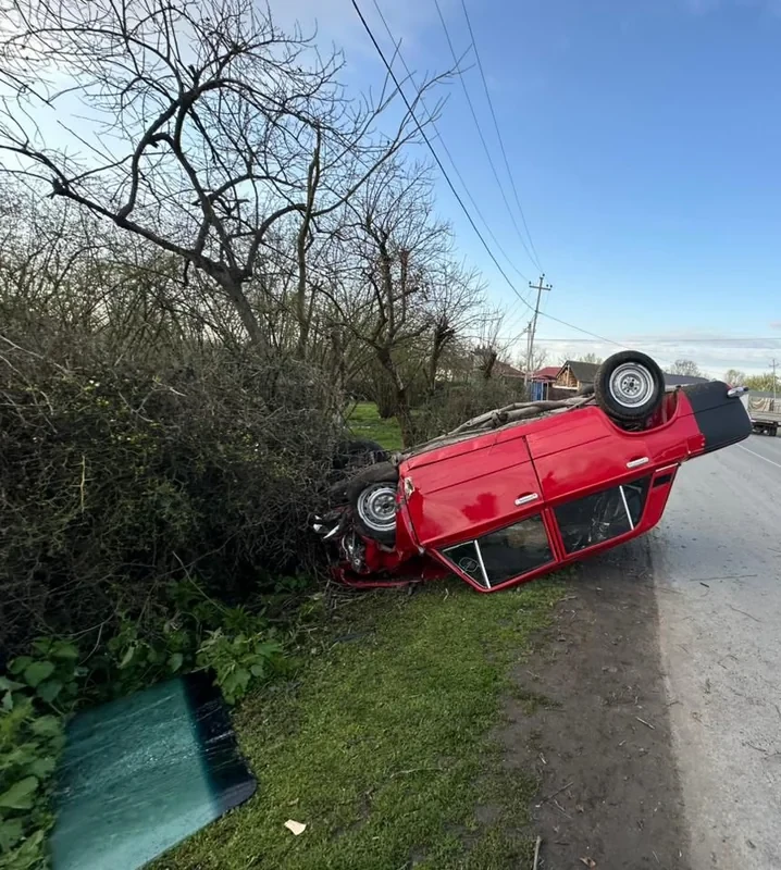 В Балакенском районе перевернулся автомобиль: есть пострадавшие
 