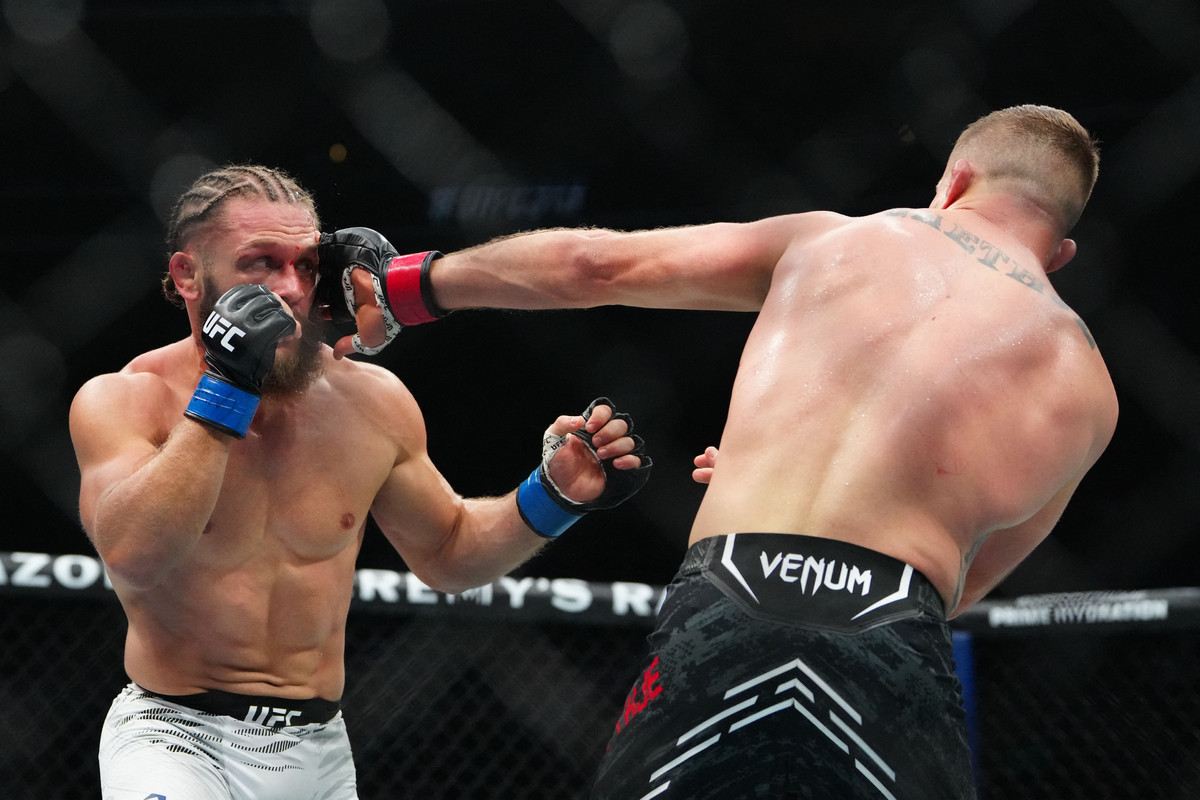 Рафаэля Физиева выбили из топ-10 рейтинга UFC
 