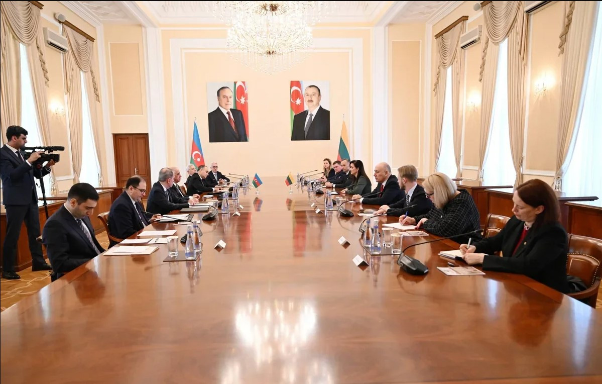 Али Асадов встретился с Ингой Ругинене
 