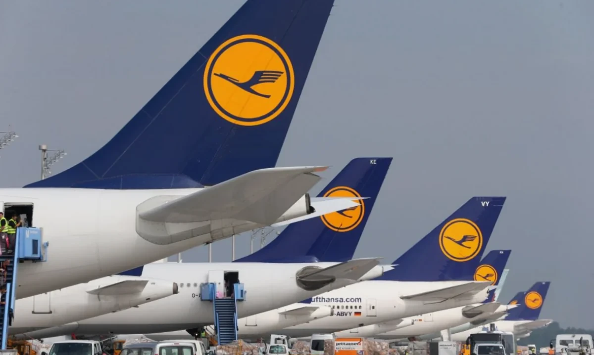 Забастовка бортпроводников в Германии привела к отмене более 500 рейсов
 