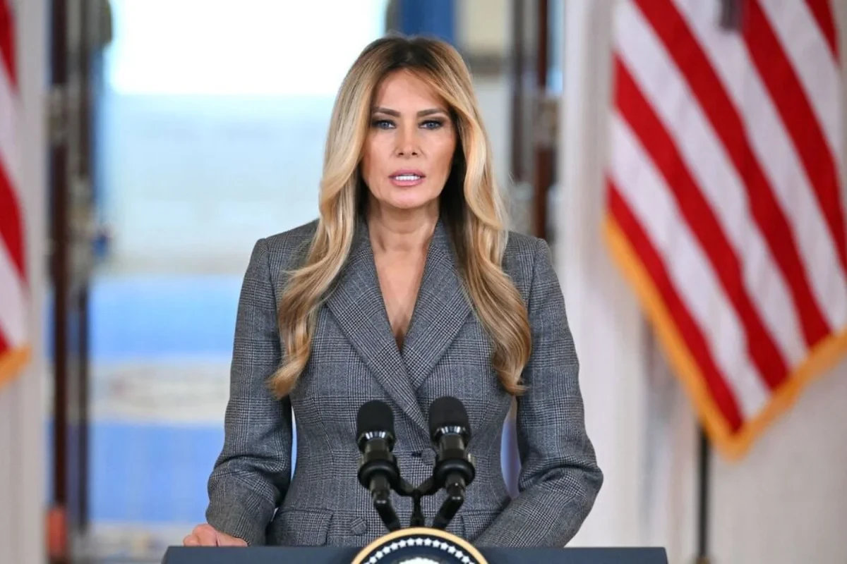 Мелания Трамп обратилась к Конгрессу с призывом в связи с делом Эпштейна
 