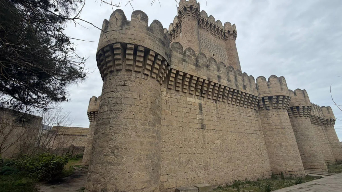 Доступ к Большой Мардакянской крепости ограничен из-за частичного обрушения
 