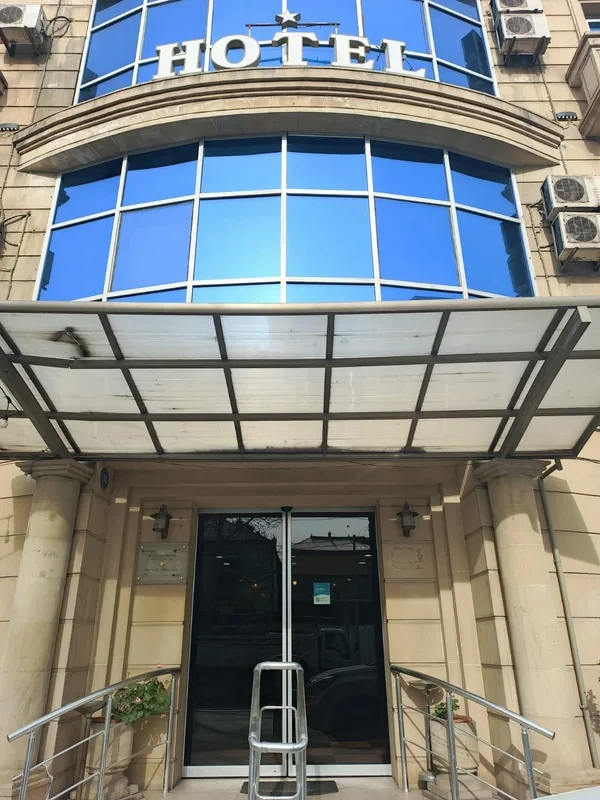 В Баку знаменитый отель выставлен на аукцион - ФОТО
 