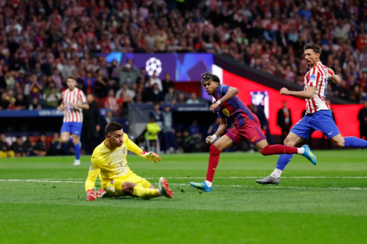 Лига чемпионов УЕФА: 'Барселона' обыграла 'Атлетико', ПСЖ победил 'Ливерпуль'
 