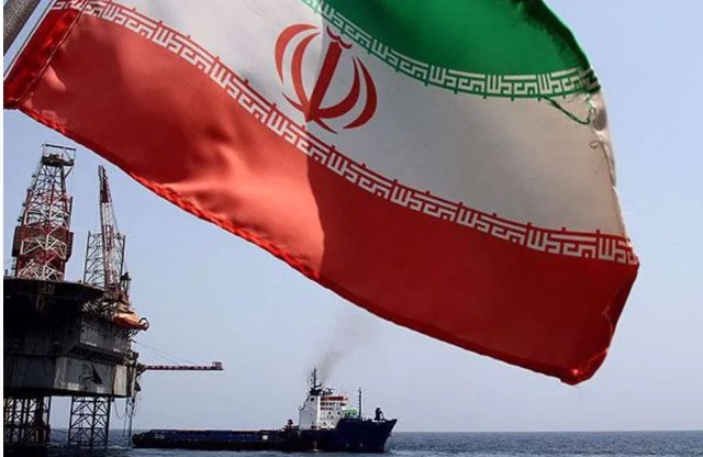 Ирану придется сократить добычу нефти
 