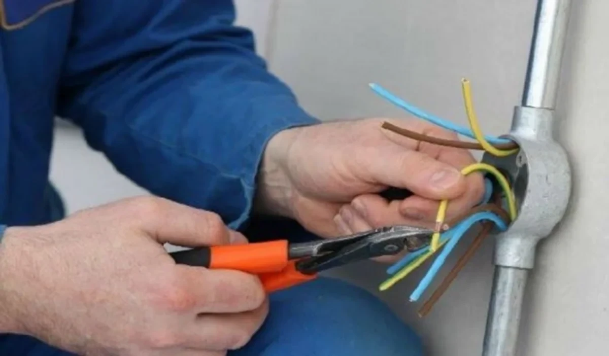 Житель Шамкира погиб от удара током
 