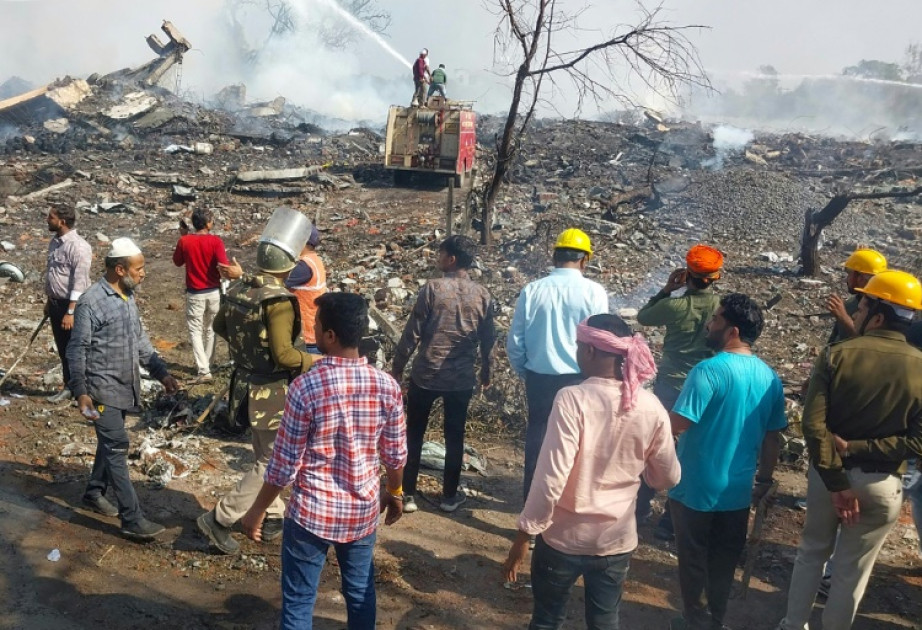 В Индии при взрыве на фабрике фейерверков погибли не менее 25 человек
 