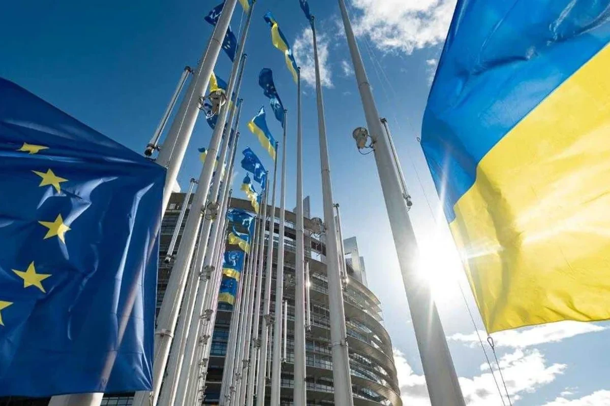 СМИ: Франция и Германия отказались от ускоренного приема Украины в Евросоюз
 