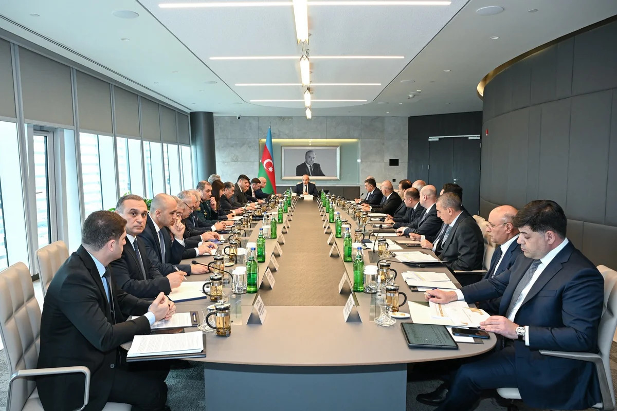 Рабгруппа обсудила строительство аэропорта в СЭЗ Алят
 