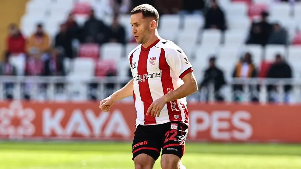 'Сабах' выкупает футболиста у 'Сивасспора' за 450 000 евро
 