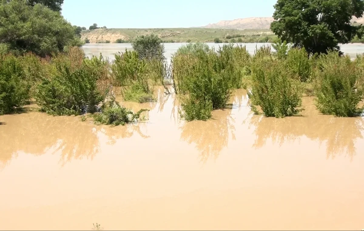 В Агджабединском районе прорвало плотину на реке Кура
 