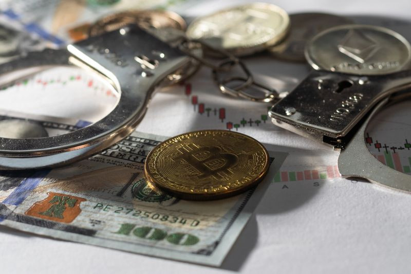 Во Франции массово похищают криптовалютчиков
 