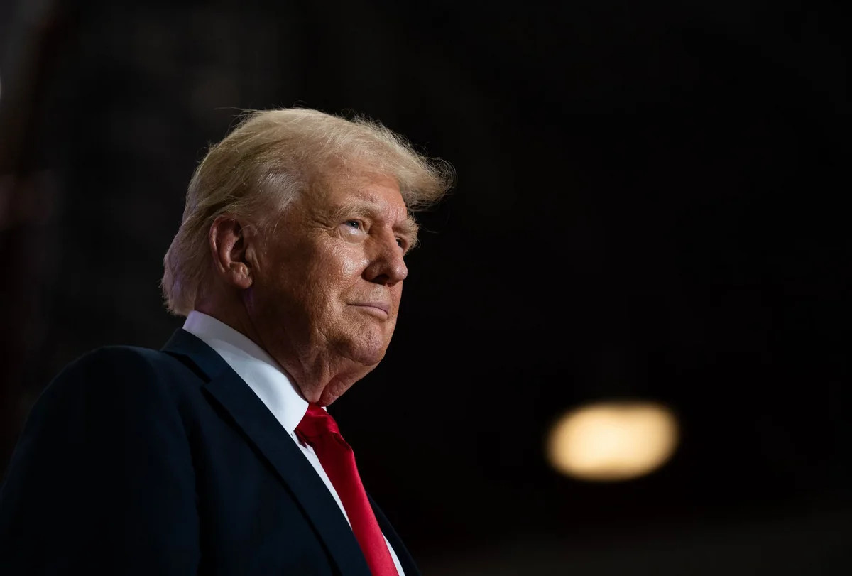 Трамп заявил о состоянии краха в Иране и проблемах с руководством страны
 