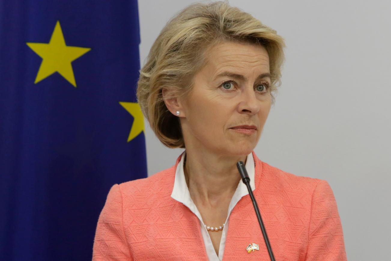 Евродепутат Ванначчи посоветовал фон дер Ляйен притвориться дохлым тараканом
 