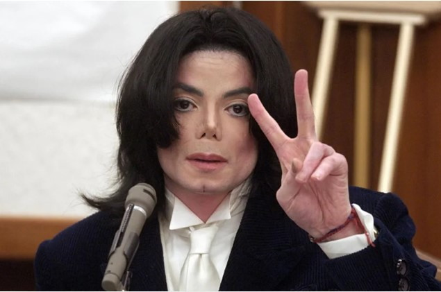 Новый иск против Майкла Джексона: в суде озвучены шокирующие обвинения
 