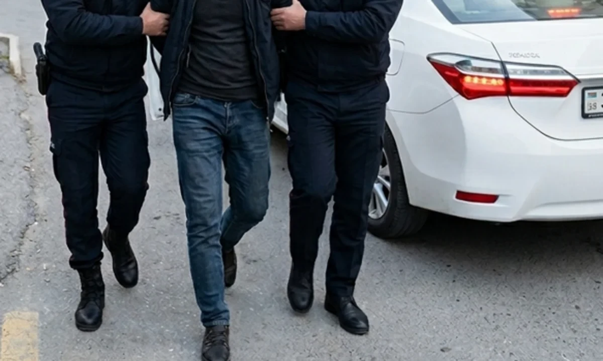 Наказал за долг: в Баку мужчина арестован за кражу госномера автомобиля
 