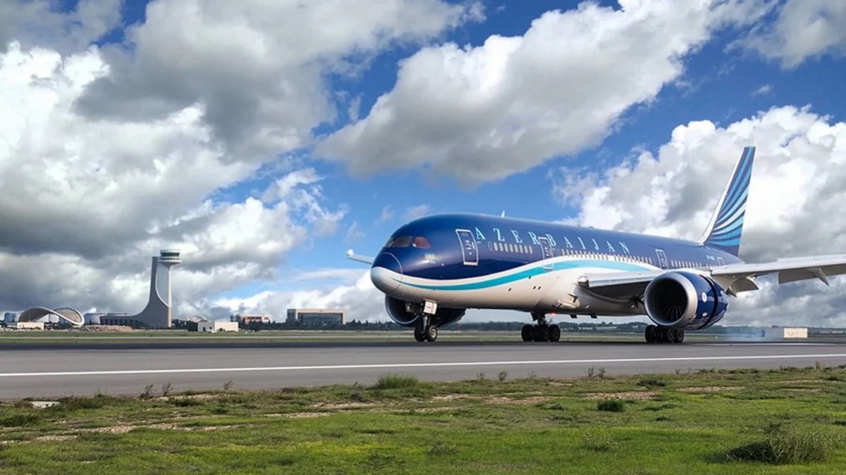 AZAL возобновляет полеты в Дубай
 