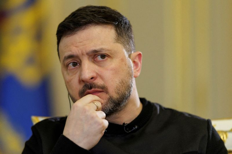 Зеленский заявил о готовности Украины к трехсторонним переговорам
 