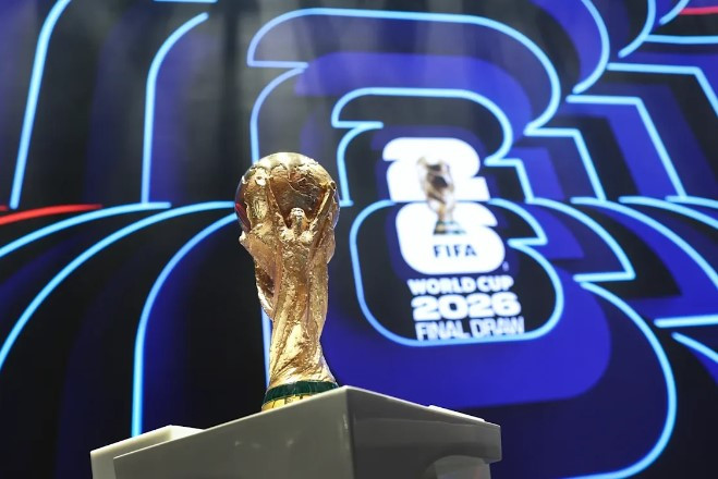 'Главный зритель': за просмотр всех 104 футбольных матчей ЧМ-2026 предложили 50 000 долларов
 