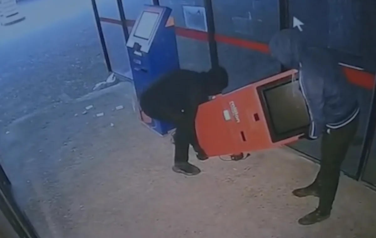 В Барде из платежных терминалов украдено 40 тыс. манатов
 