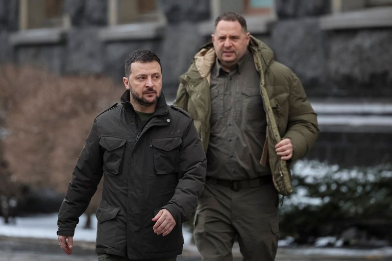 В МИД РФ разъяснили последствия для Украины и Запада коррупционного скандала с Ермаком
 