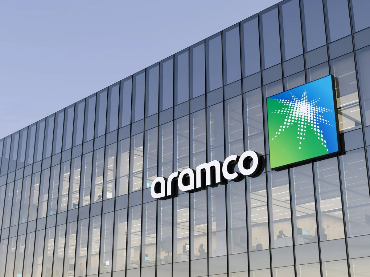 Saudi Aramco может привлечь не менее $10 млрд за счет продажи недвижимости
 