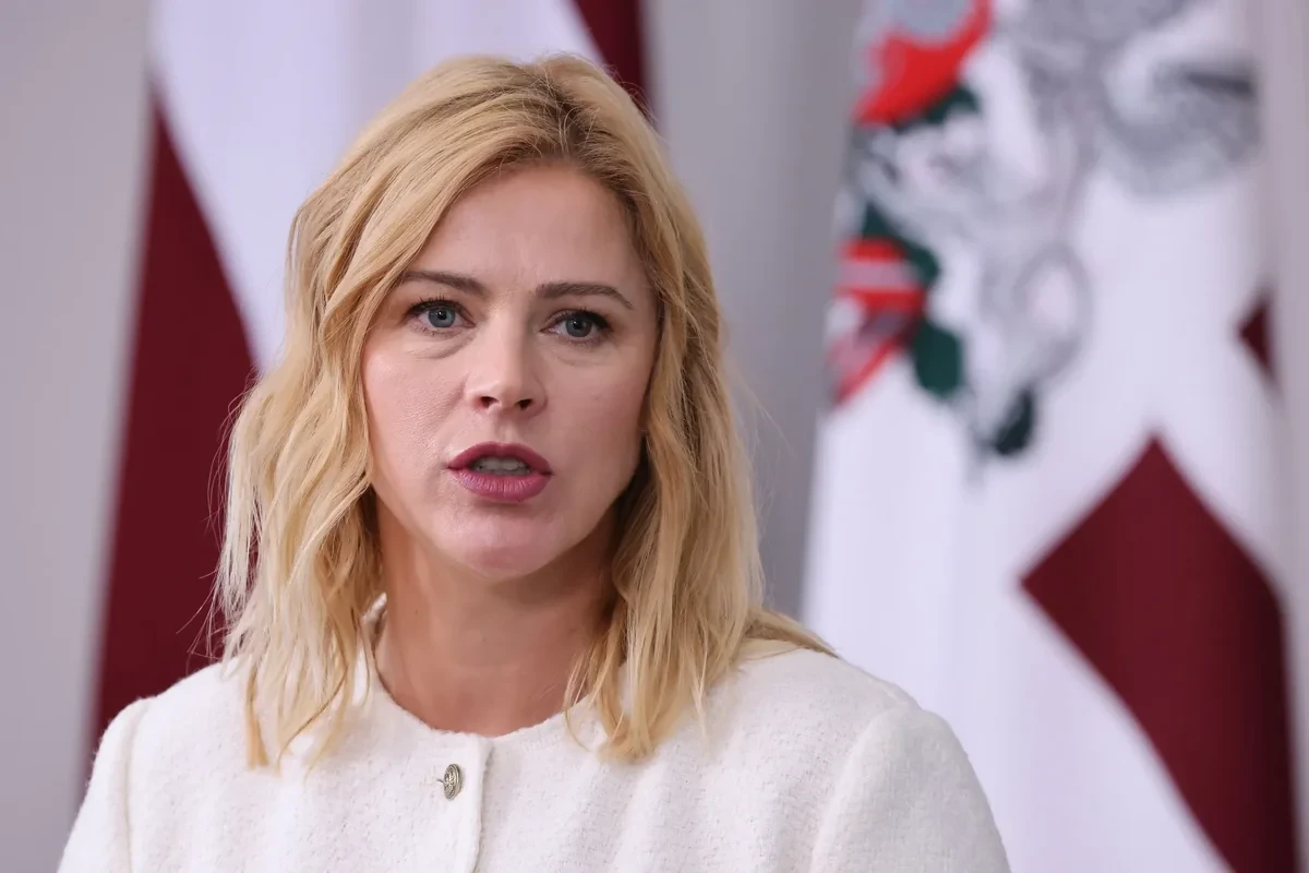 Силиня ушла в отставку с поста премьера Латвии
 