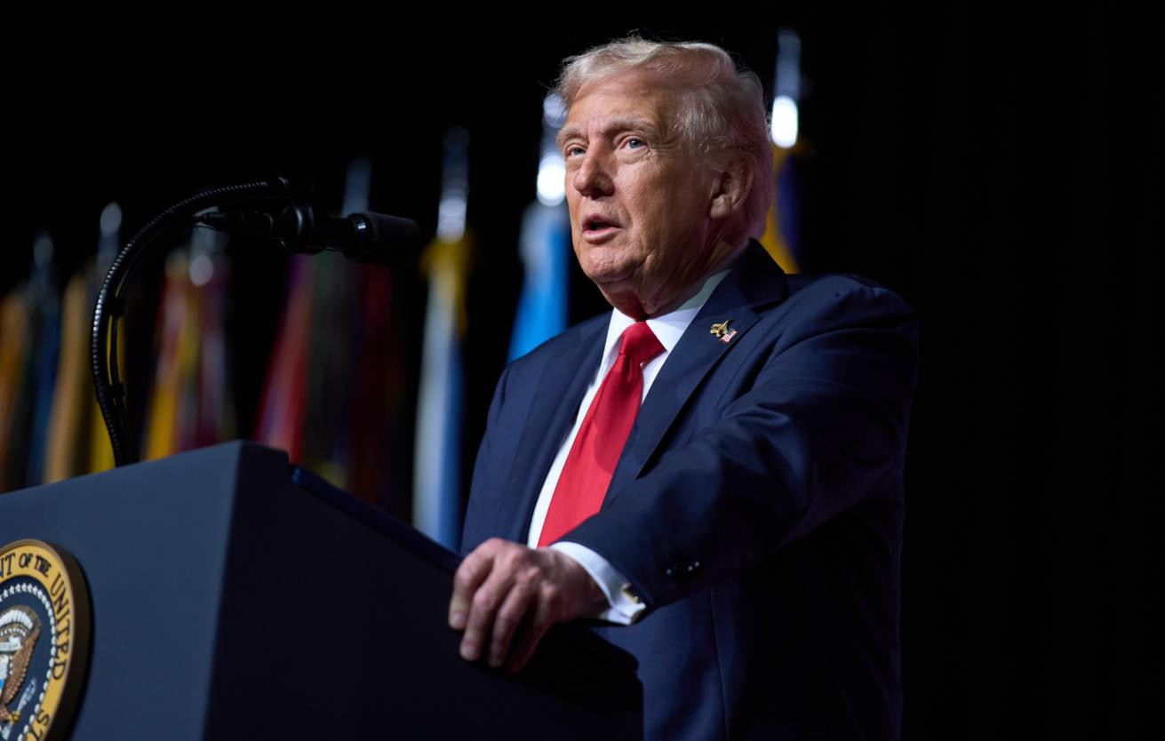 Трамп допустил нанесение крупного удара США по Ирану и заявил о временной отсрочке военных действий
 